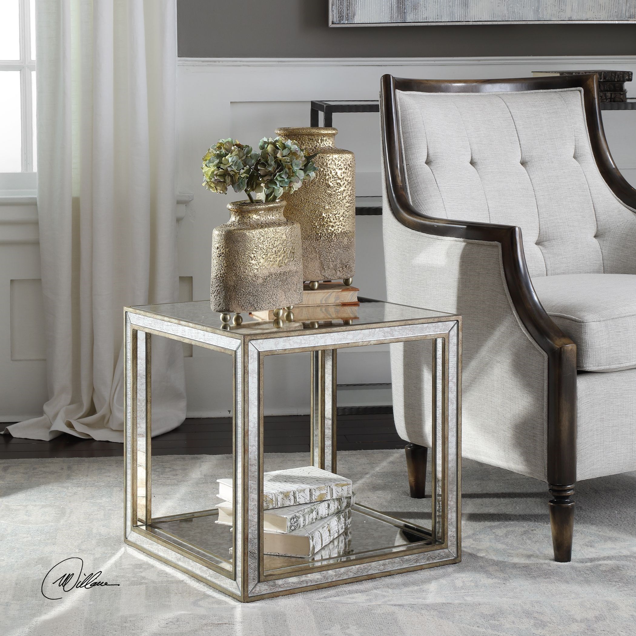 Mirrored hotsell accent table
